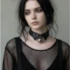 gargantilla-collar-choker-con-campanilla-tipo-corbata-de-cuero-negro-dark-grunge-punk-gotico-aesthetic-outflit-modelo-darky-rouse gargantilla-collar-choker-con-campanilla-tipo-corbata-de-cuero-negro-dark-grunge-punk-gotico-aesthetic-outflit-modelo-darky-rouse