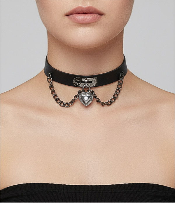 gargantilla-collar-cuello-choker-con-corazon-colgante-cadenas-de-cuero-negro-dark-grunge-punk-gotico-aesthetic gargantilla-collar-cuello-choker-con-corazon-colgante-cadenas-de-cuero-negro-dark-grunge-punk-gotico-aesthetic